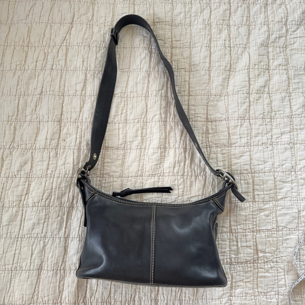 Coach Black Leather Crossbody / Shoulder Bag • F18854 - Picture 3 of 11